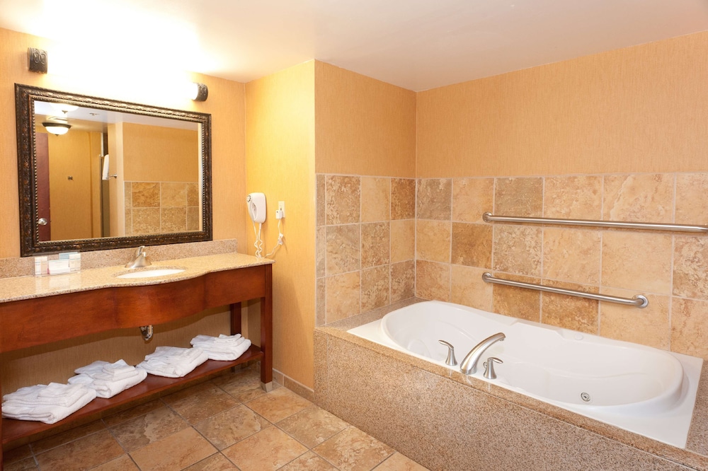Hampton Inn & Suites McComb - photo 41