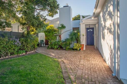 Tree Fern Cottage — 4-Star Luxury Hotel in Hermanus, South Africa
