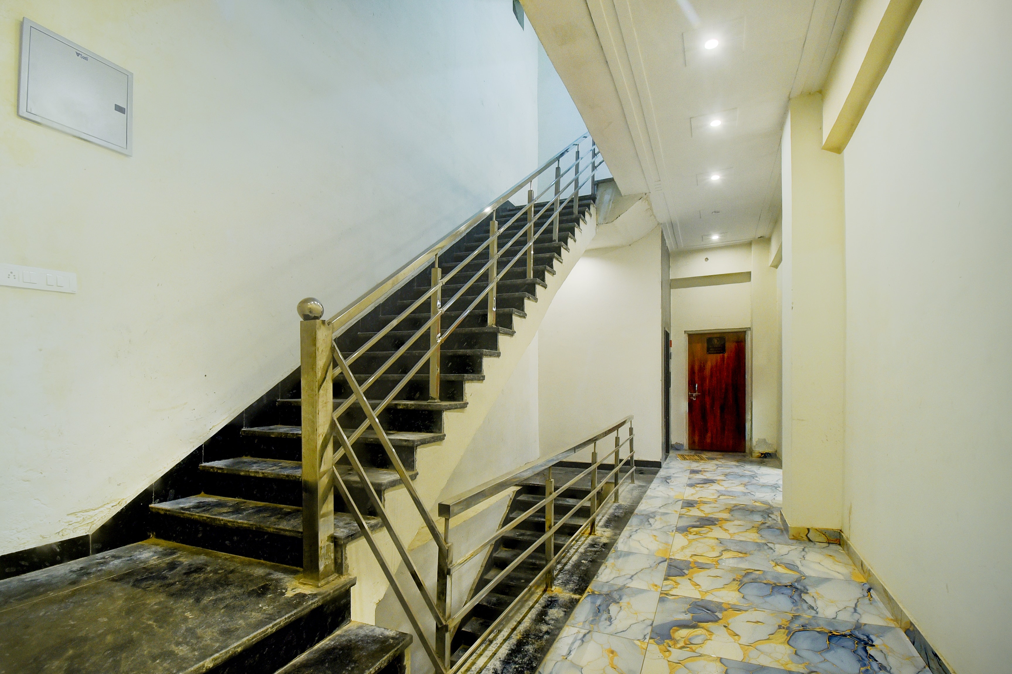 Hotel O By Oyo The Suresh Mahal Resort — Jaipur