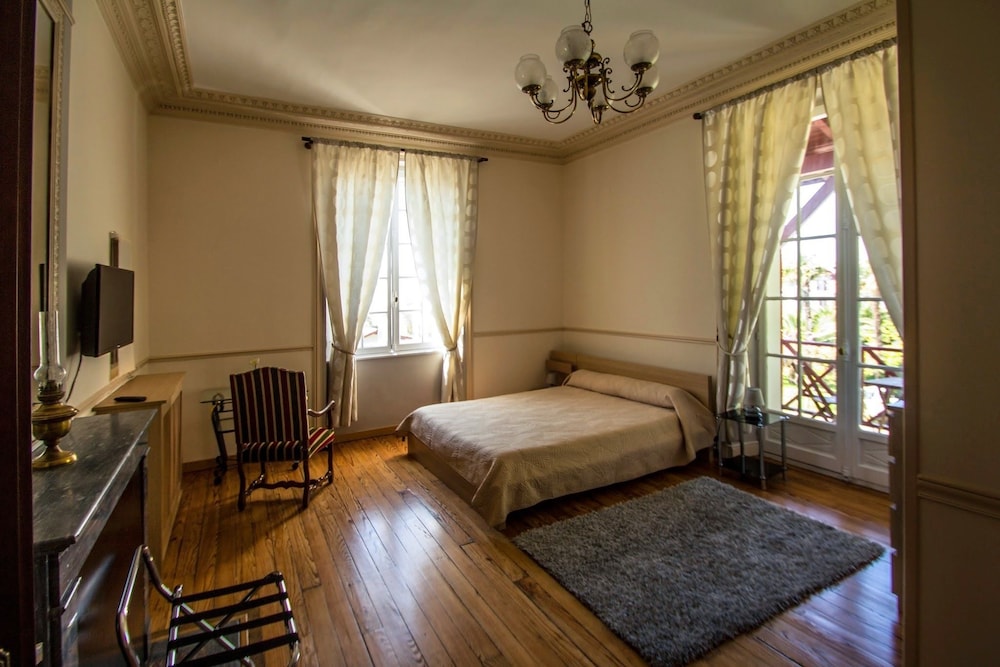 Hôtel Bellevue - carbon neutral hotel in Hendaye