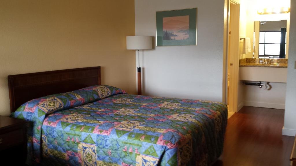 Nites Inn - photo 2