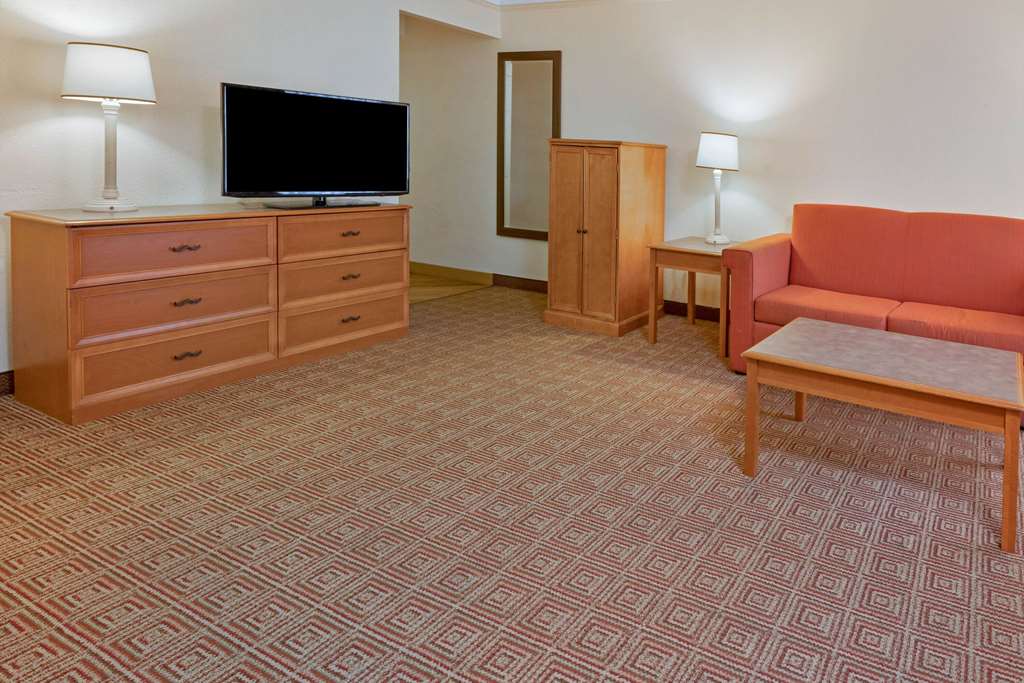 La Quinta Inn & Suites by Wyndham Salt Lake City Layton - photo 22