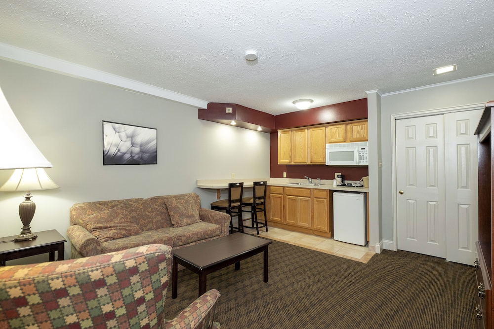 Red Roof Inn & Suites Hazleton - photo 22