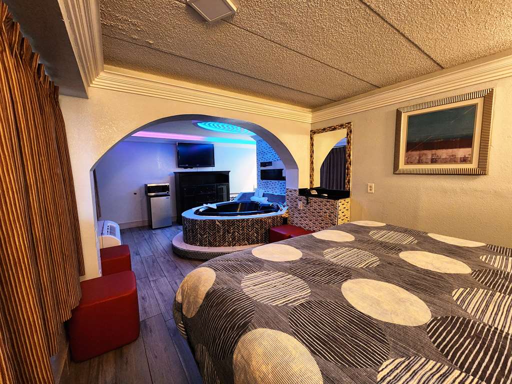 Americas Best Value Inn & Suites Little Rock at Scott Hamilton Dr - photo 51
