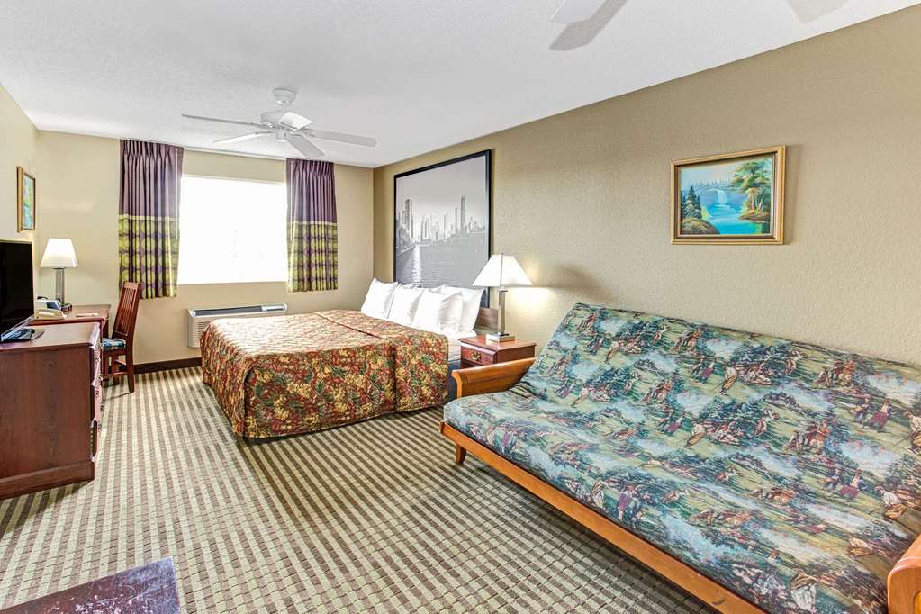 Super 8 by Wyndham Gurnee - photo 14