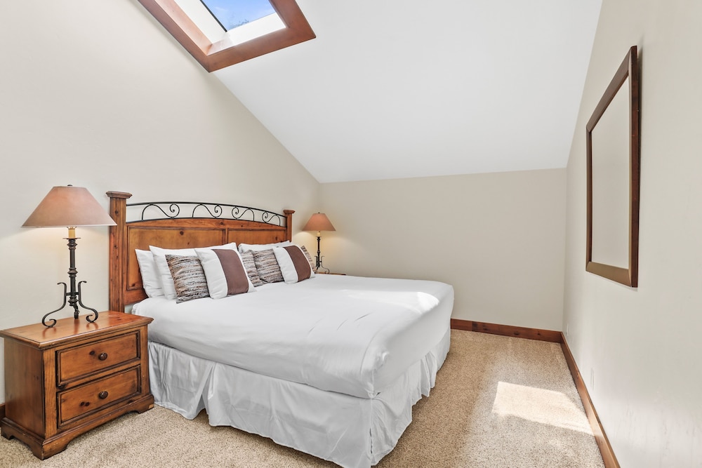 Fairway Village 2570 - photo 9