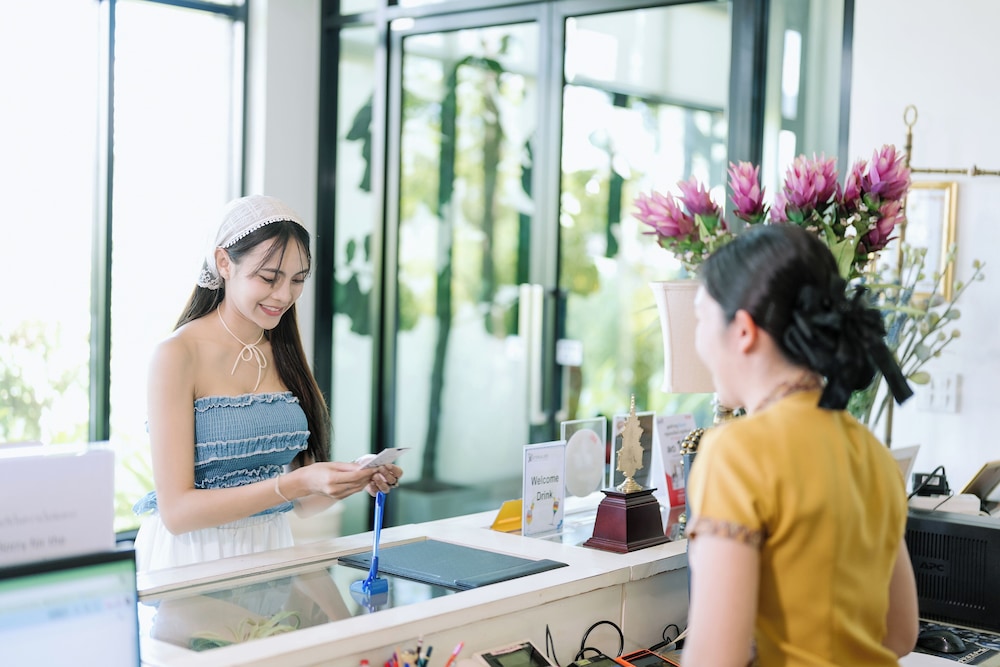 Play La Ploen Boutique Resort — 4-Star Luxury Hotel in Khu Mueang, Thailand