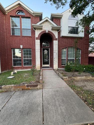 Spacious 4200 sqft 6 bdrms 4 bath Gym Pets OK Near PGA Universal KIDS Star Frisco — hotel in Little Elm