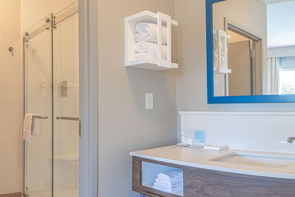 Hampton Inn & Suites Boerne - photo 40