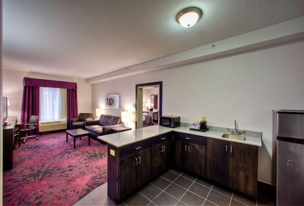 Holiday Inn Express Hotels & Suites Columbus Polaris Parkway by IHG - photo 13