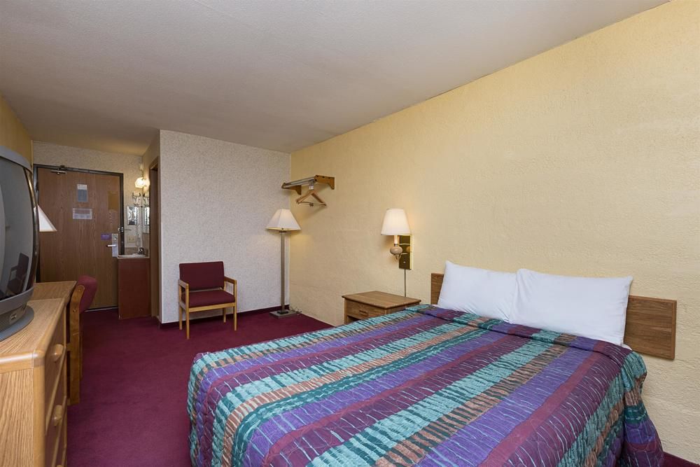 Motel 6 Moline - photo 34