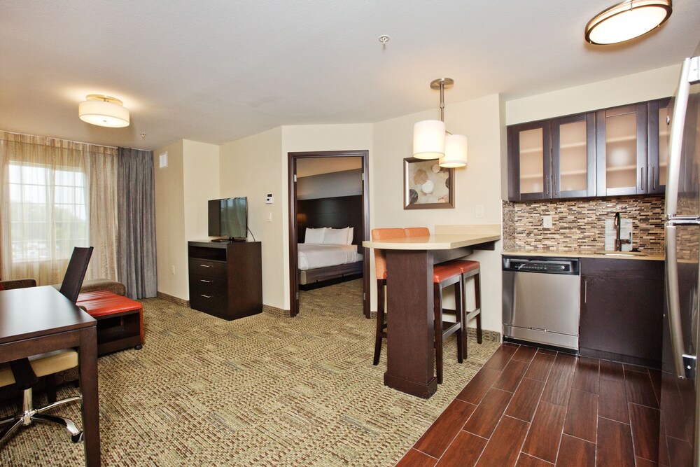 Staybridge Suites Austin South Interstate Hwy 35 by IHG - photo 12