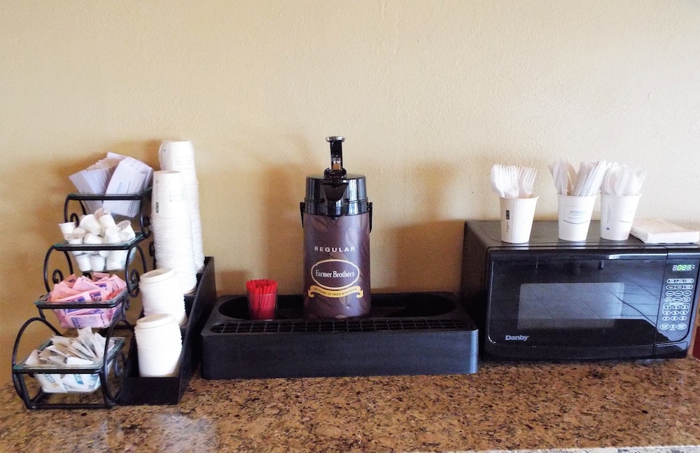 Super 8 by Wyndham Casper East Evansville - photo 39