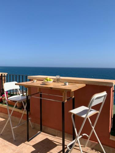 Atico Duplex 1ª Linea Playa - carbon neutral hotel in Adra