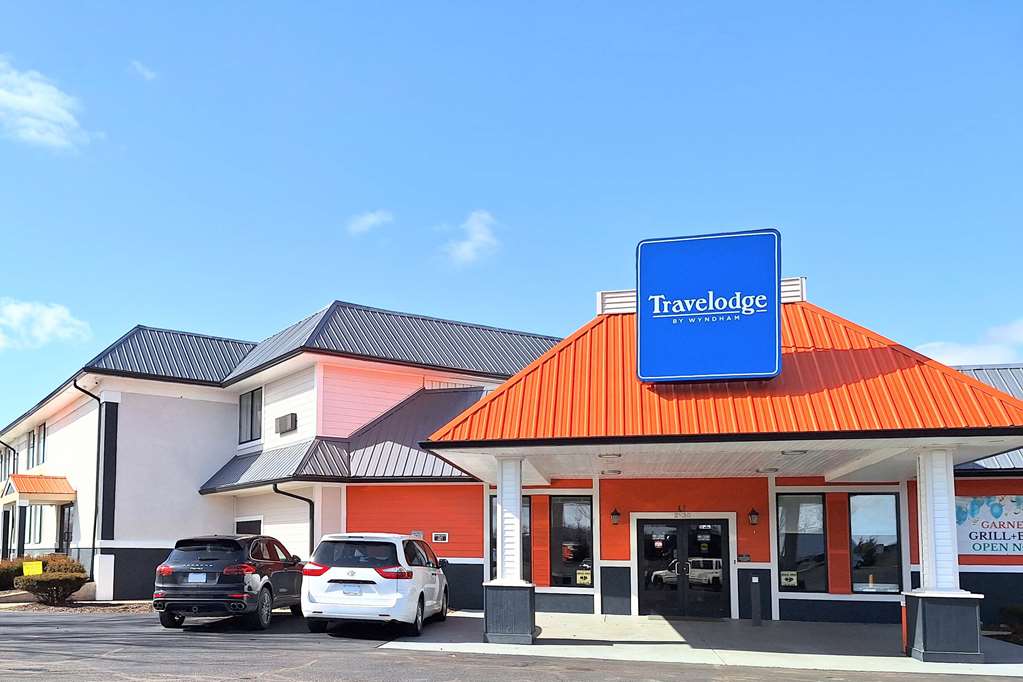 Travelodge by Wyndham Indianapolis Speedway - photo 17