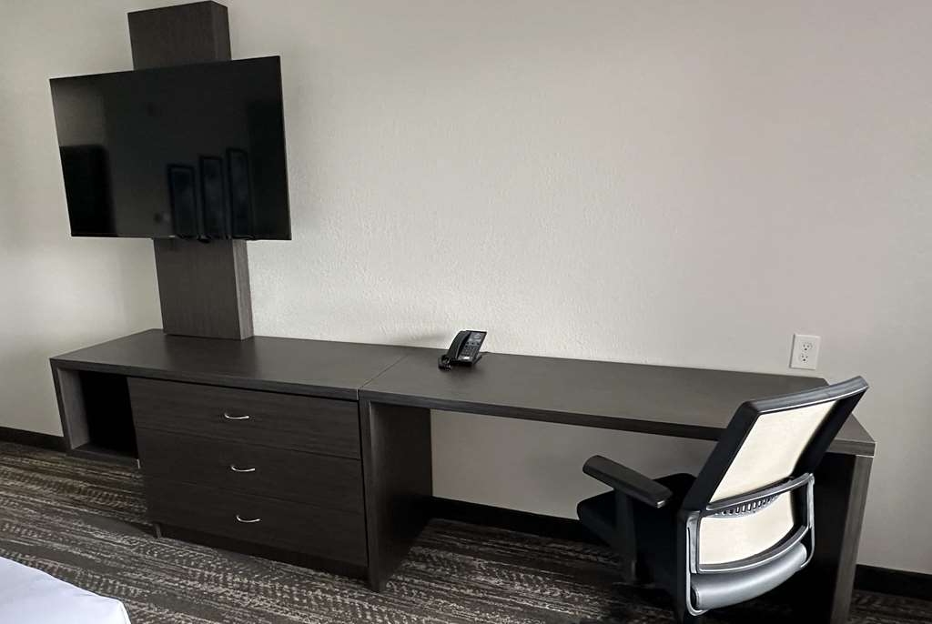 La Quinta Inn & Suites by Wyndham South Holland - photo 8