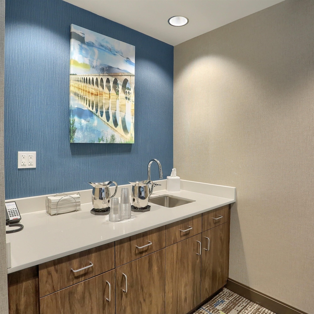 Hampton Inn Harrisburg East - photo 52