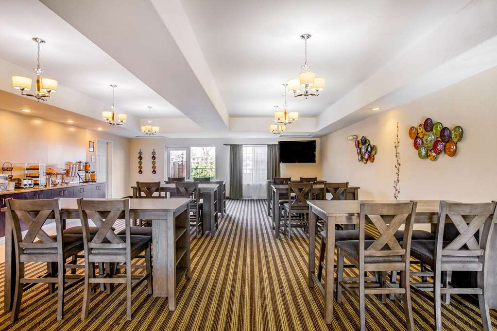 La Quinta Inn & Suites by Wyndham Fowler - photo 52