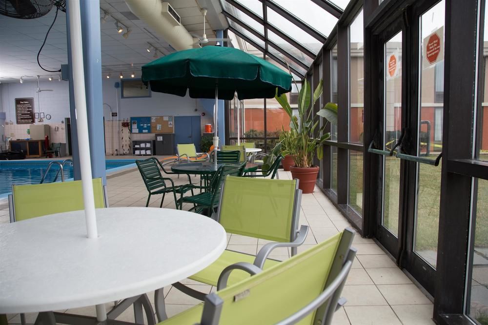 Ramada Plaza Rochester Airport - photo 4