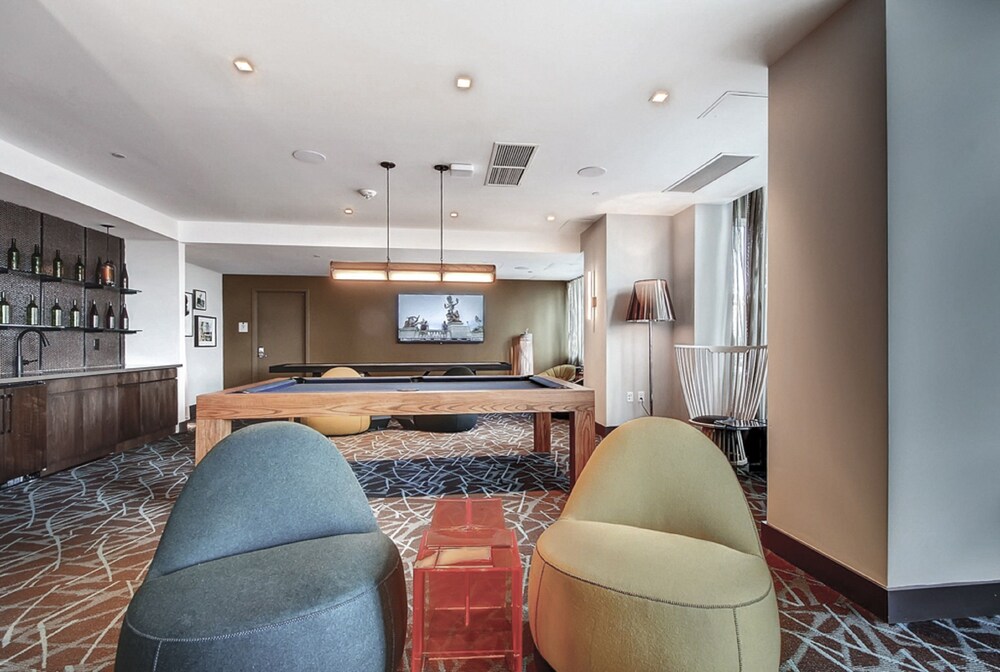 Global Luxury Suites at Newport - photo 66
