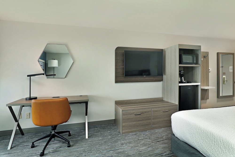 Holiday Inn Express & Suites New Berlin by IHG - photo 9