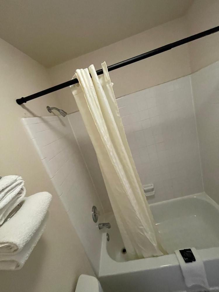 Motel 7 By Oyo Near Phoenix Airport - photo 24