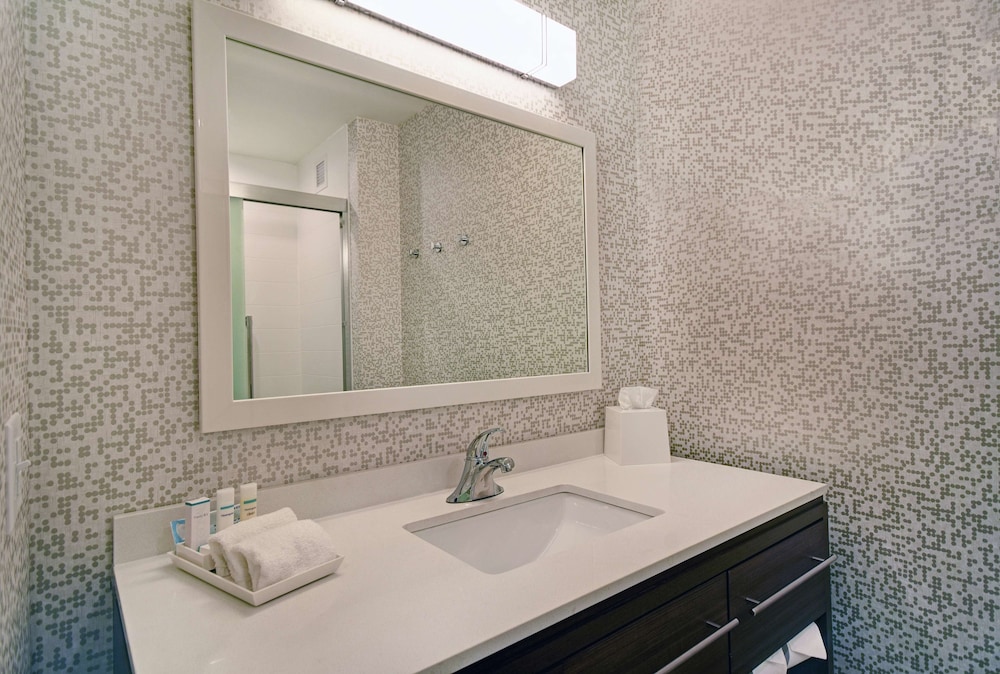 Home2 Suites by Hilton Beloit - photo 28