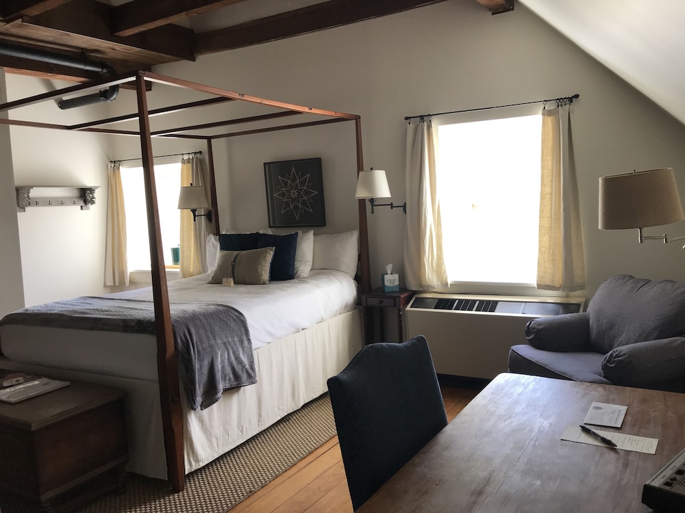 Inn at Millrace Pond - photo 14