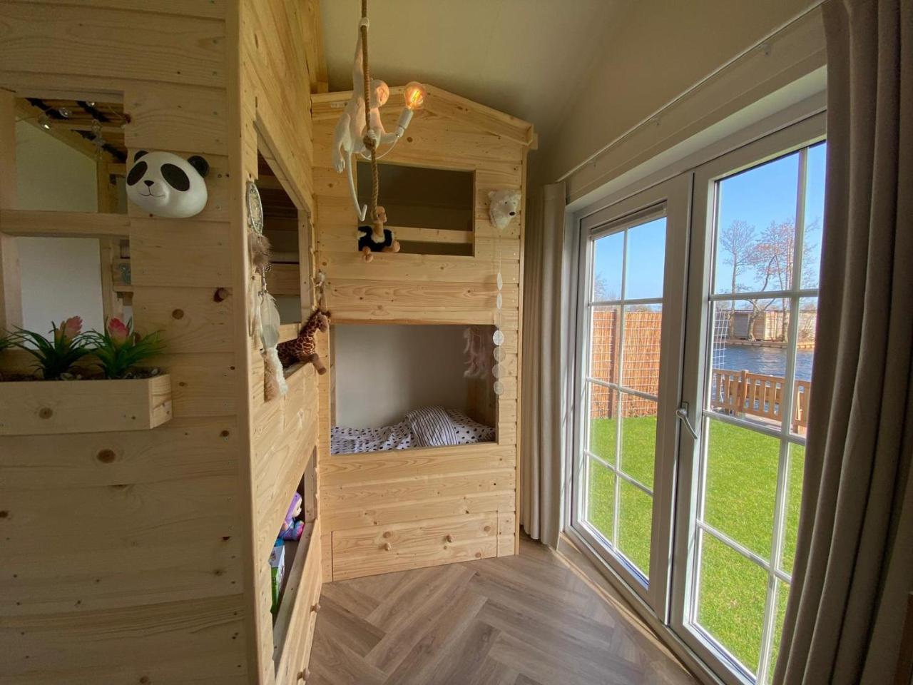 NEW Private Residence with Sauna on a lake near Amsterdam