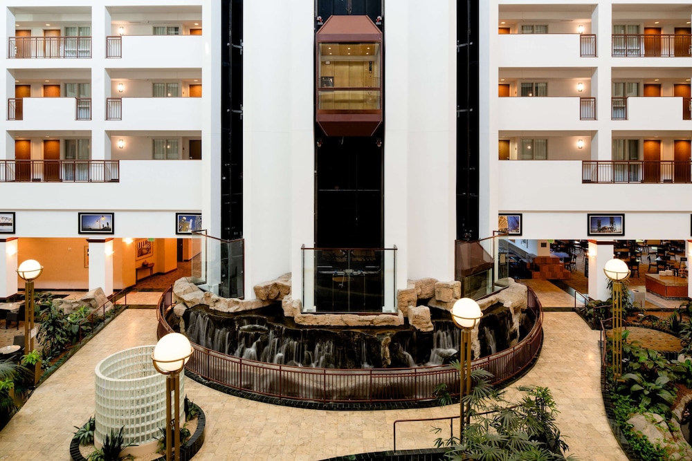 Embassy Suites by Hilton Portland Airport - photo 4
