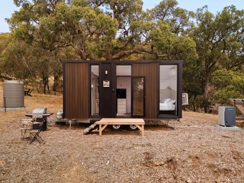 Gem near the Dam by Tiny Away — hotel in Romsey