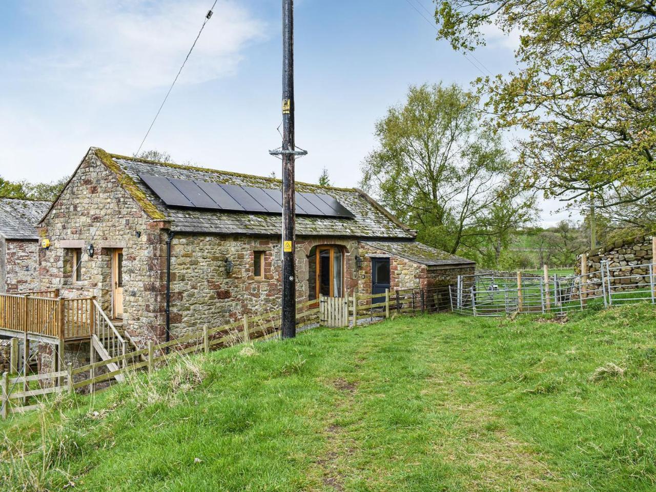 Cherry Barn - carbon neutral hotel in Unknown City