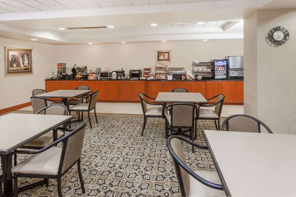 Wingate By Wyndham Peoria - photo 15