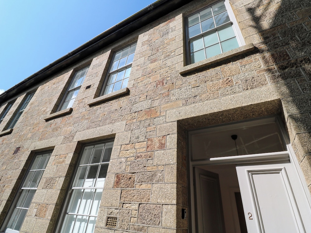 2 Regent Mews in Penzance, United Kingdom