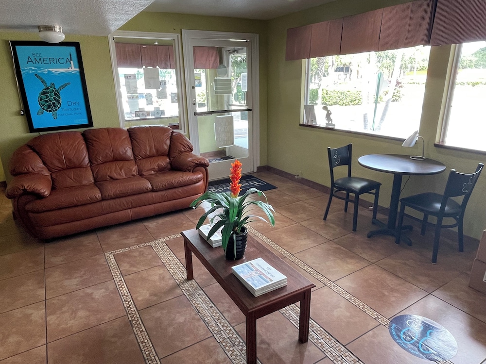 Motel6 Riviera Beach FL - photo 13