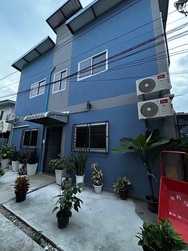 Munchies Bed&Breakfast - carbon neutral hotel in Bangkok