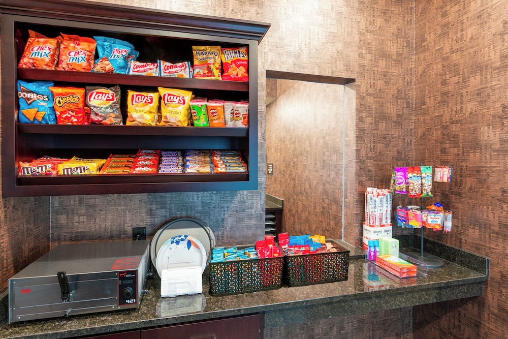 Cobblestone Hotel & Suites Lynden - photo 98