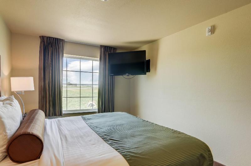 Cobblestone Inn & Suites Eaton - photo 33