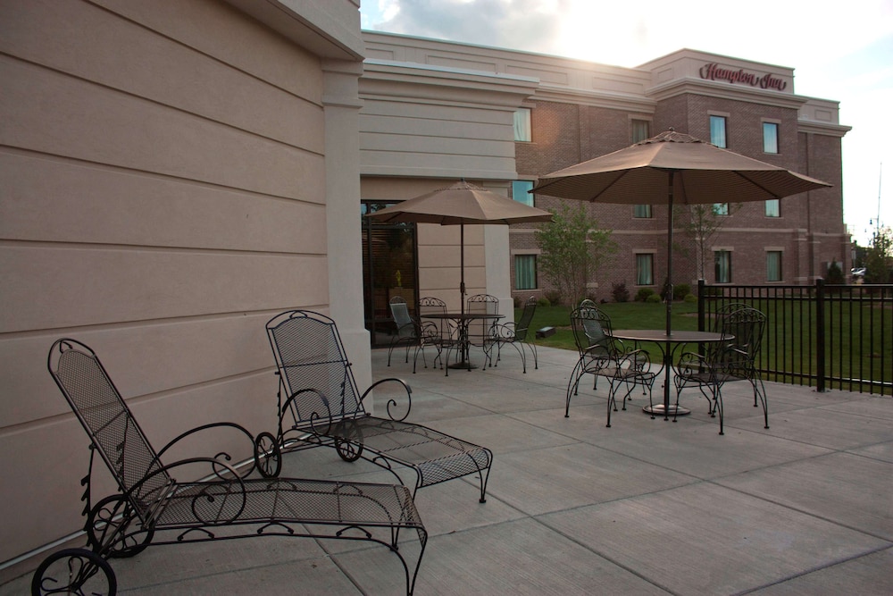 Hampton Inn Burlington - photo 31
