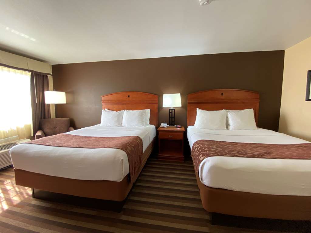 Best Western Manhattan Inn - photo 12
