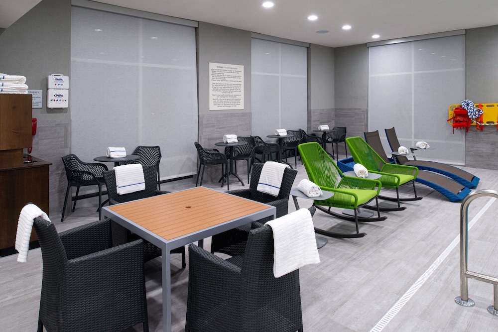 Hampton Inn & Suites Adrian - photo 45