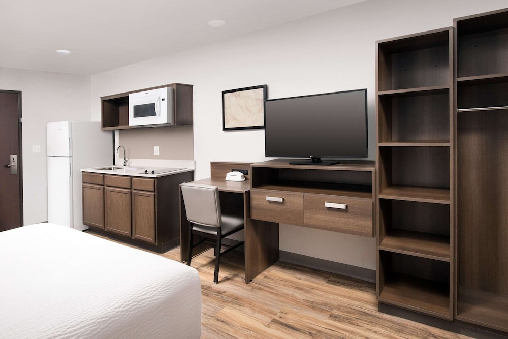 WoodSpring Suites Orlando International Drive - photo 4