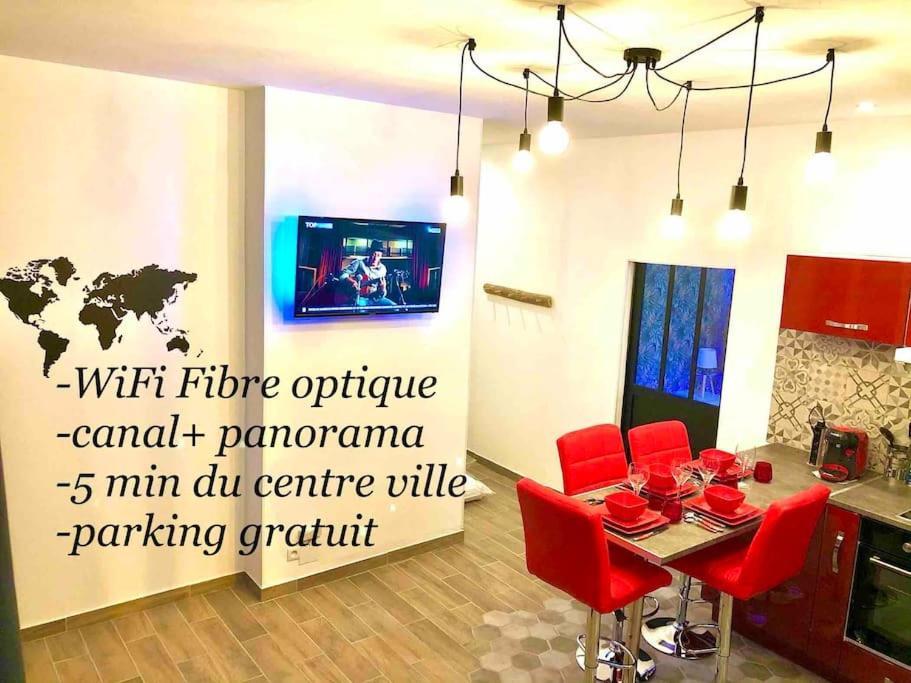Le Led Room Centre Ville Place De Parking Gratuite — Sens