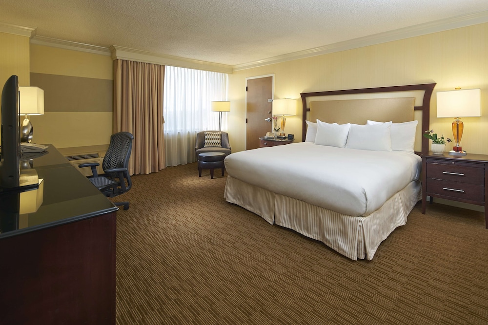 Hilton Raleigh North Hills - photo 12
