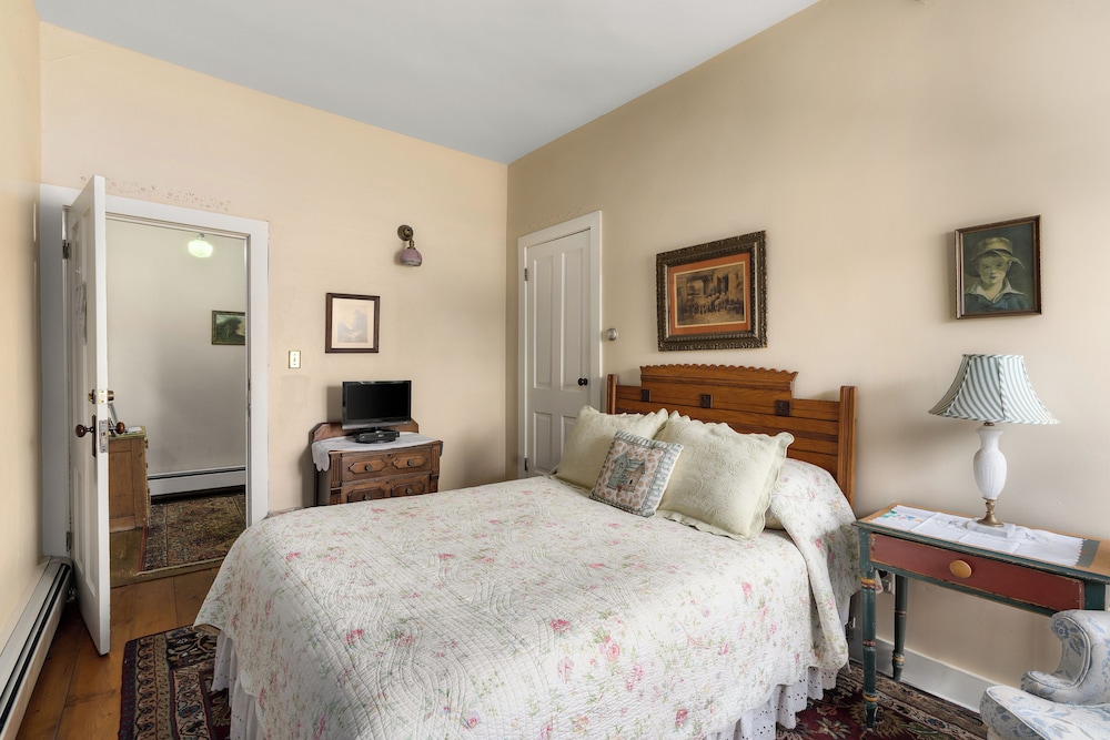 The Stagecoach Inn Bed & Breakfast and Five20 Social Stop - photo 37
