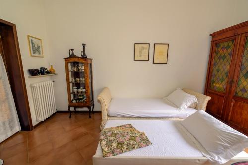 Villino Liberty nel cuore della Marsica — 4-Star Luxury Hotel in Luco Dei Marsi, Italy