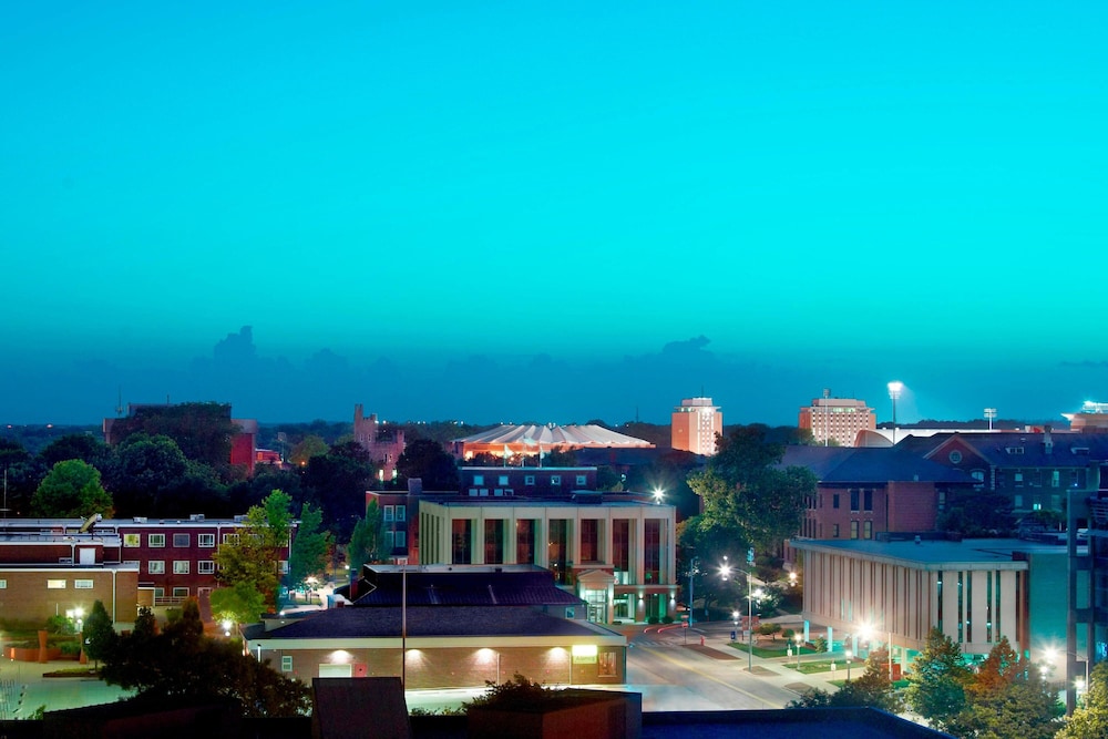 Bloomington Normal Marriott Hotel & Conference Center - photo 4