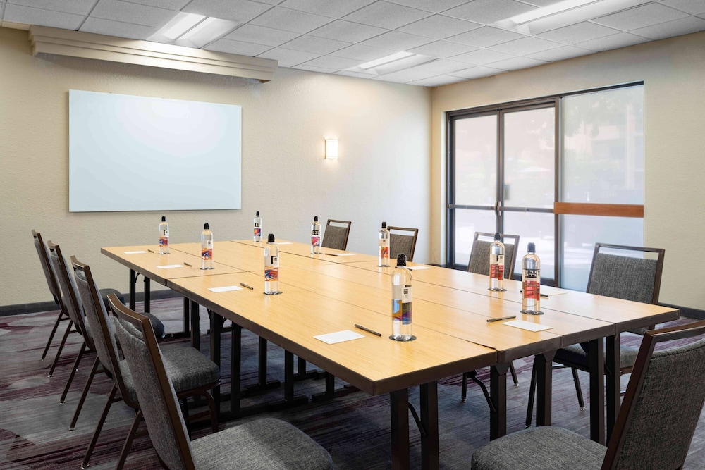 Courtyard by Marriott Miami Airport West Doral - photo 27