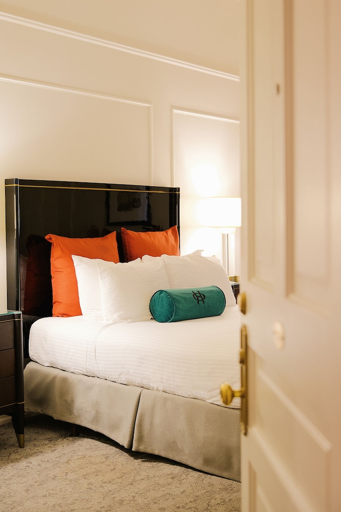 The Oxford Hotel - photo 21
