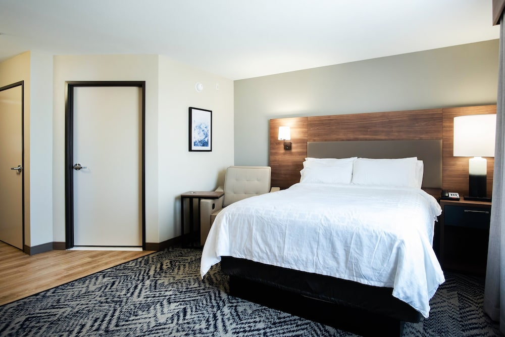 Candlewood Suites Lake Charles Sulphur by IHG - photo 9